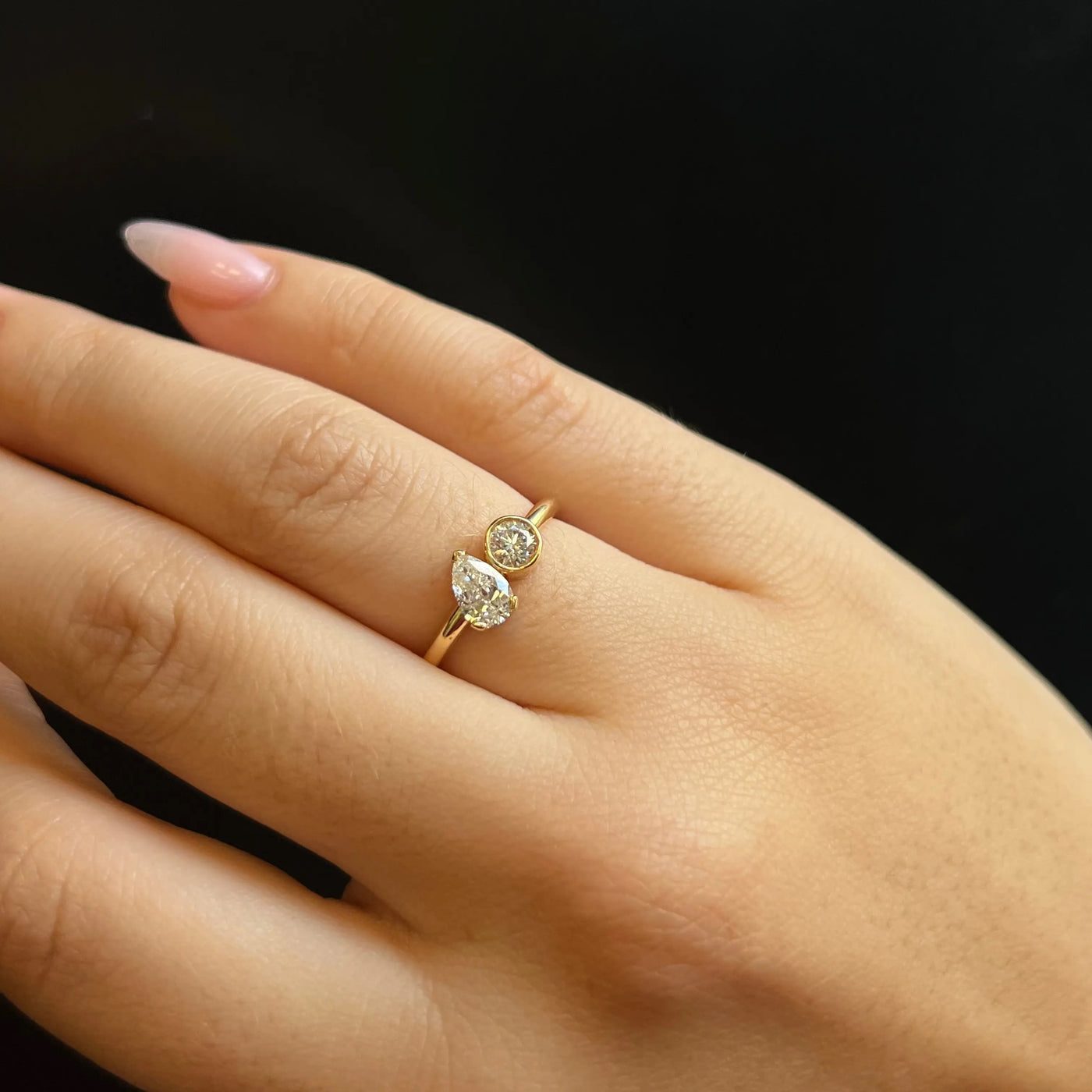 0.48ct Pear Shape Diamond and 0.22ct Round Diamond Toi et Moi