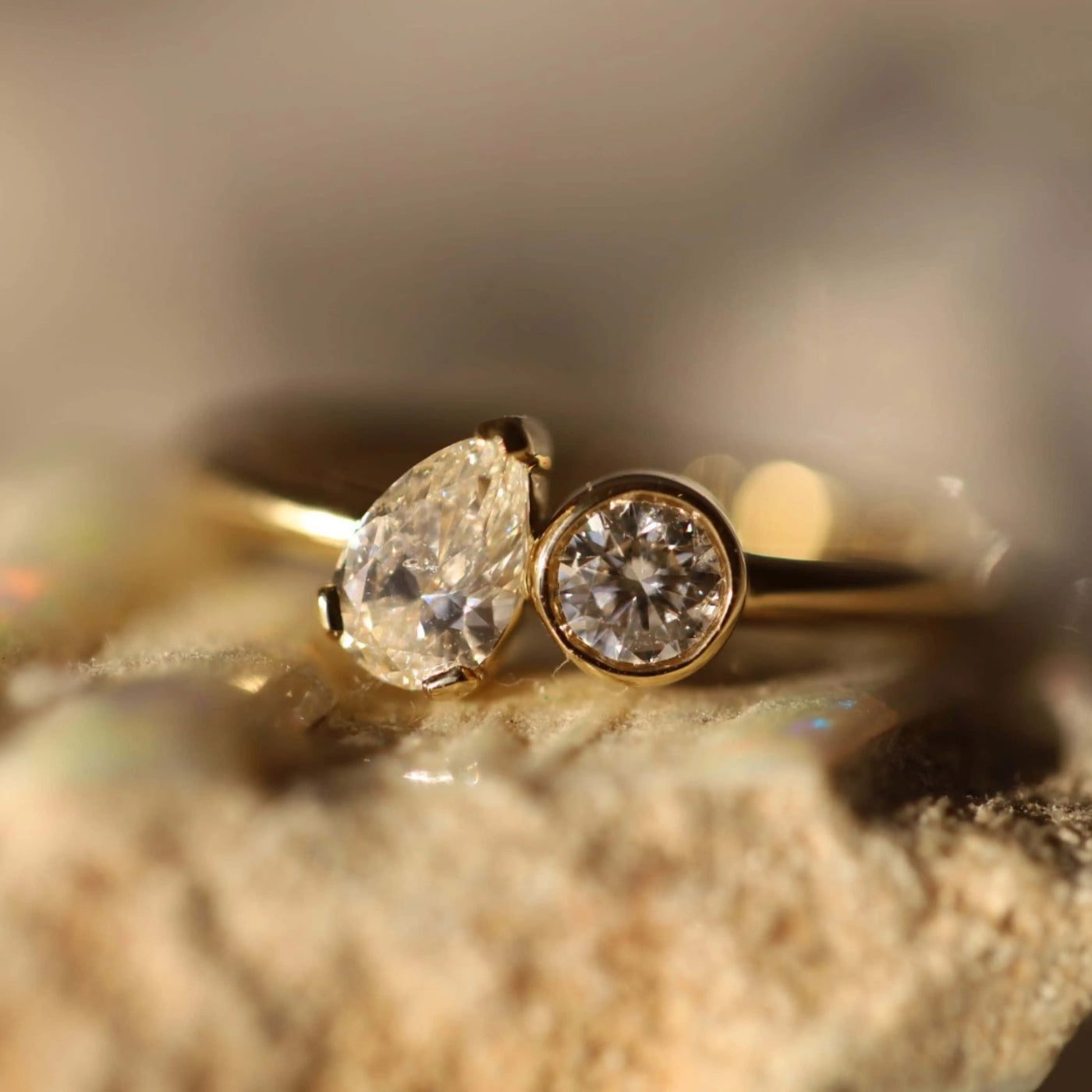 0.48ct Pear Shape Diamond and 0.22ct Round Diamond Toi et Moi