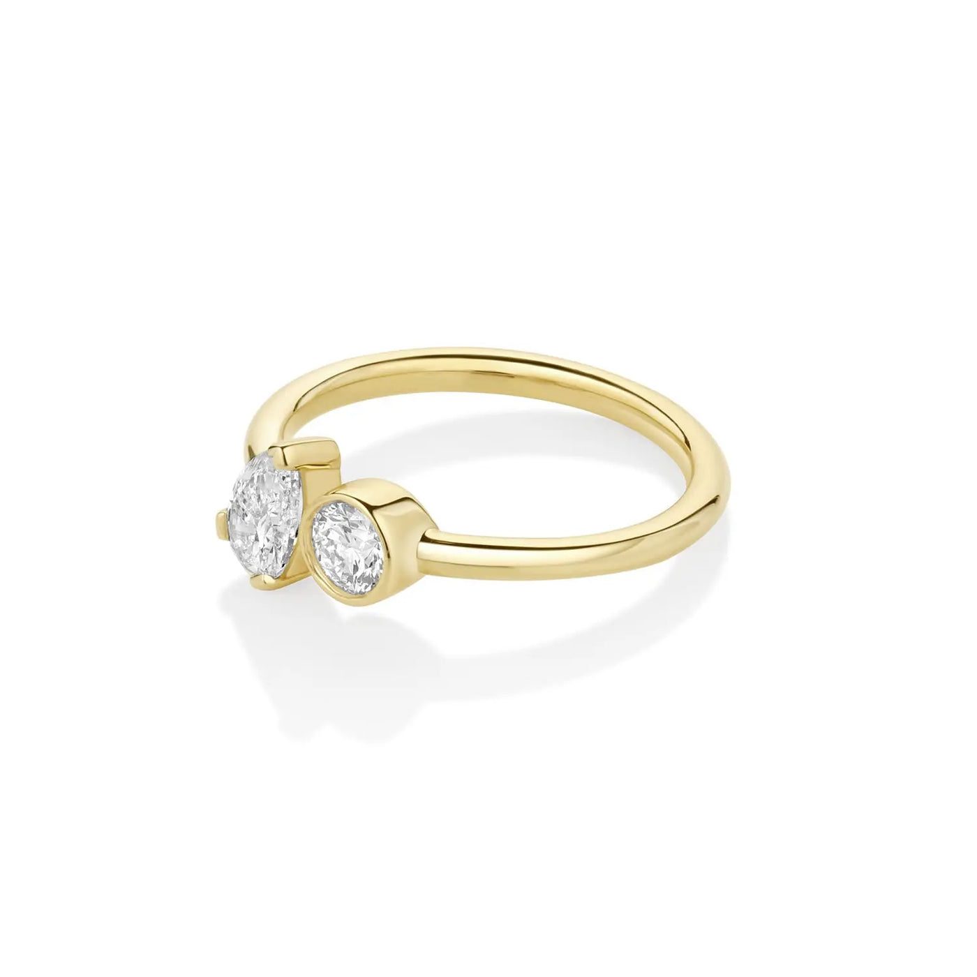 0.48ct Pear Shape Diamond and 0.22ct Round Diamond Toi et Moi
