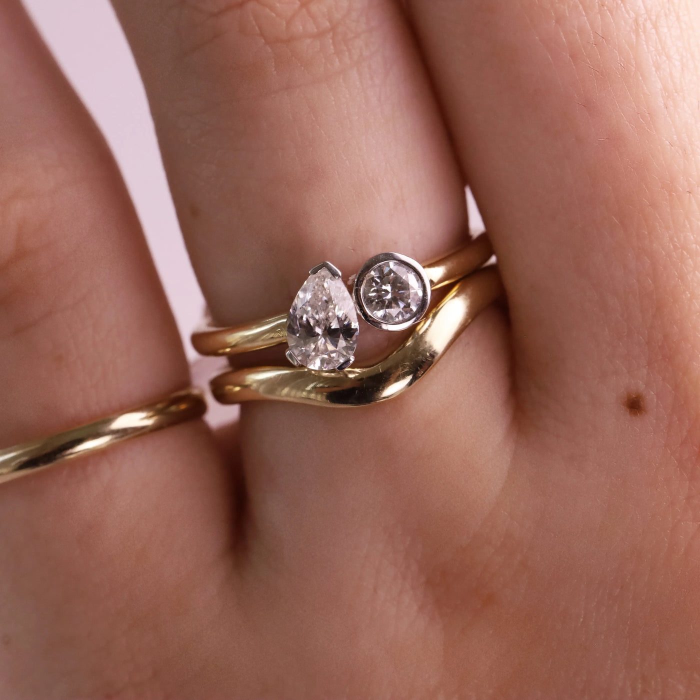 0.48ct Pear Shape Diamond and 0.23ct Round Diamond Toi et Moi