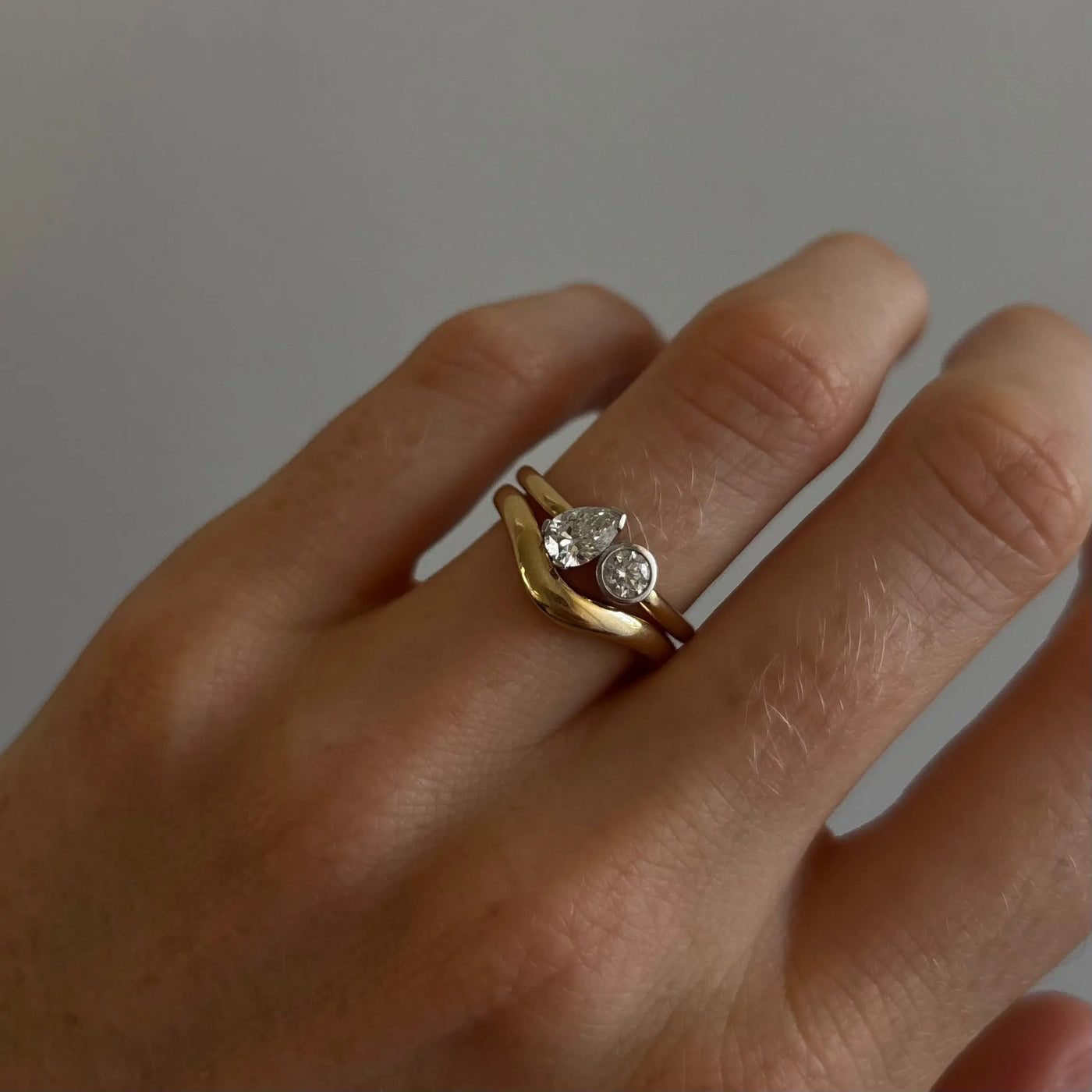 0.48ct Pear Shape Diamond and 0.23ct Round Diamond Toi et Moi