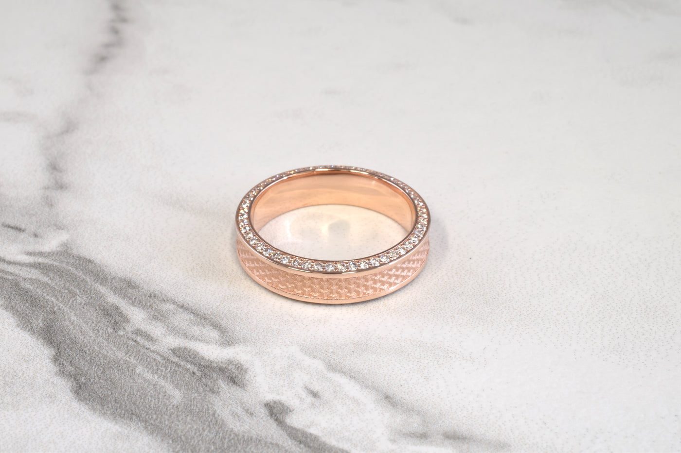 Gojard Ring 6mm W/ Diamonds