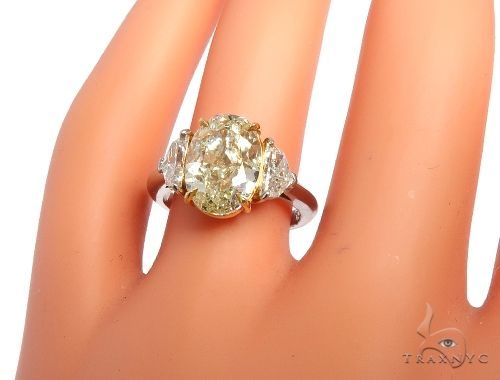 Oval Diamond Engagement Ring 64521