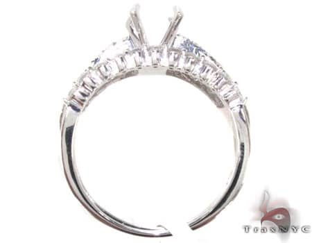 Lovely Semi Mount Engagement Set 16874