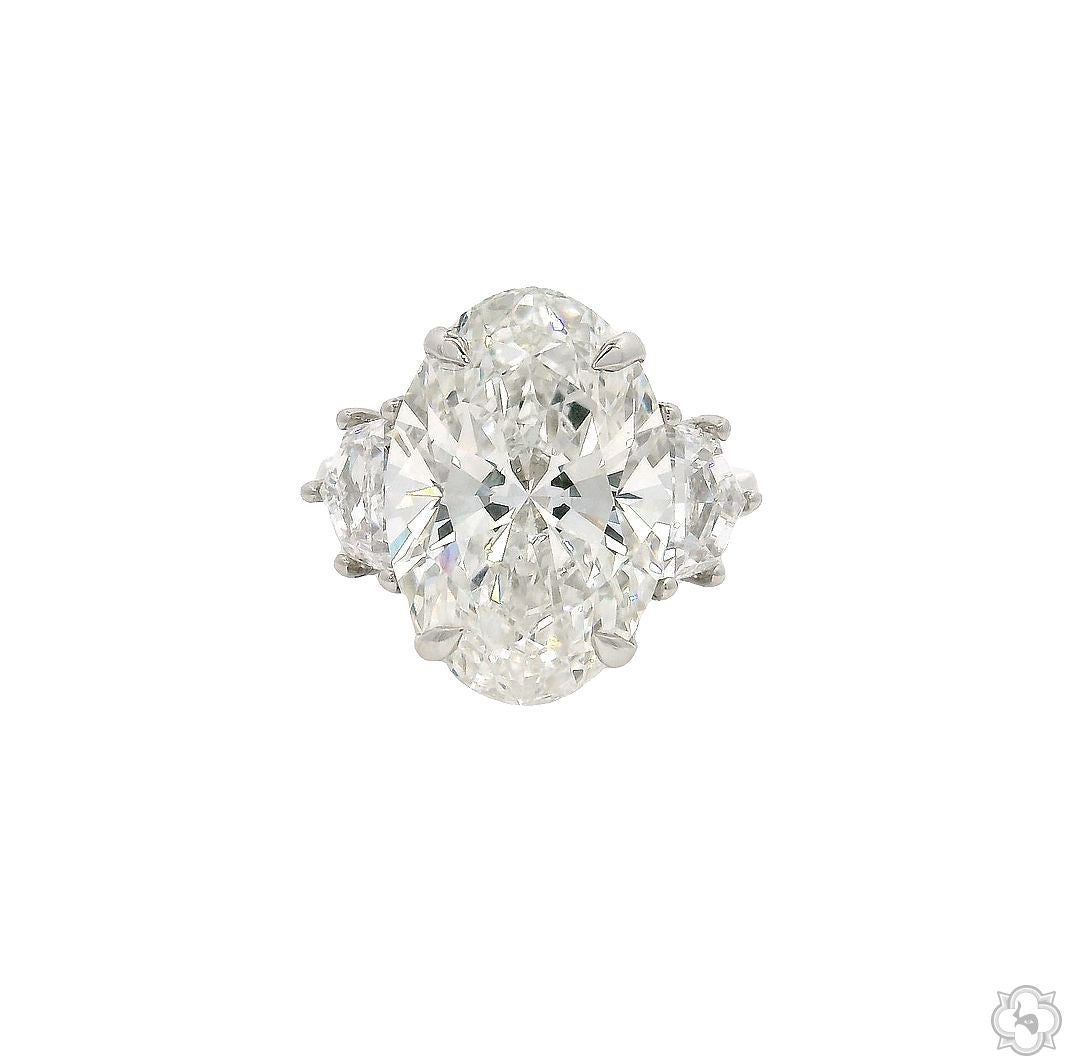 Oval Diamond Engagement Ring 70513