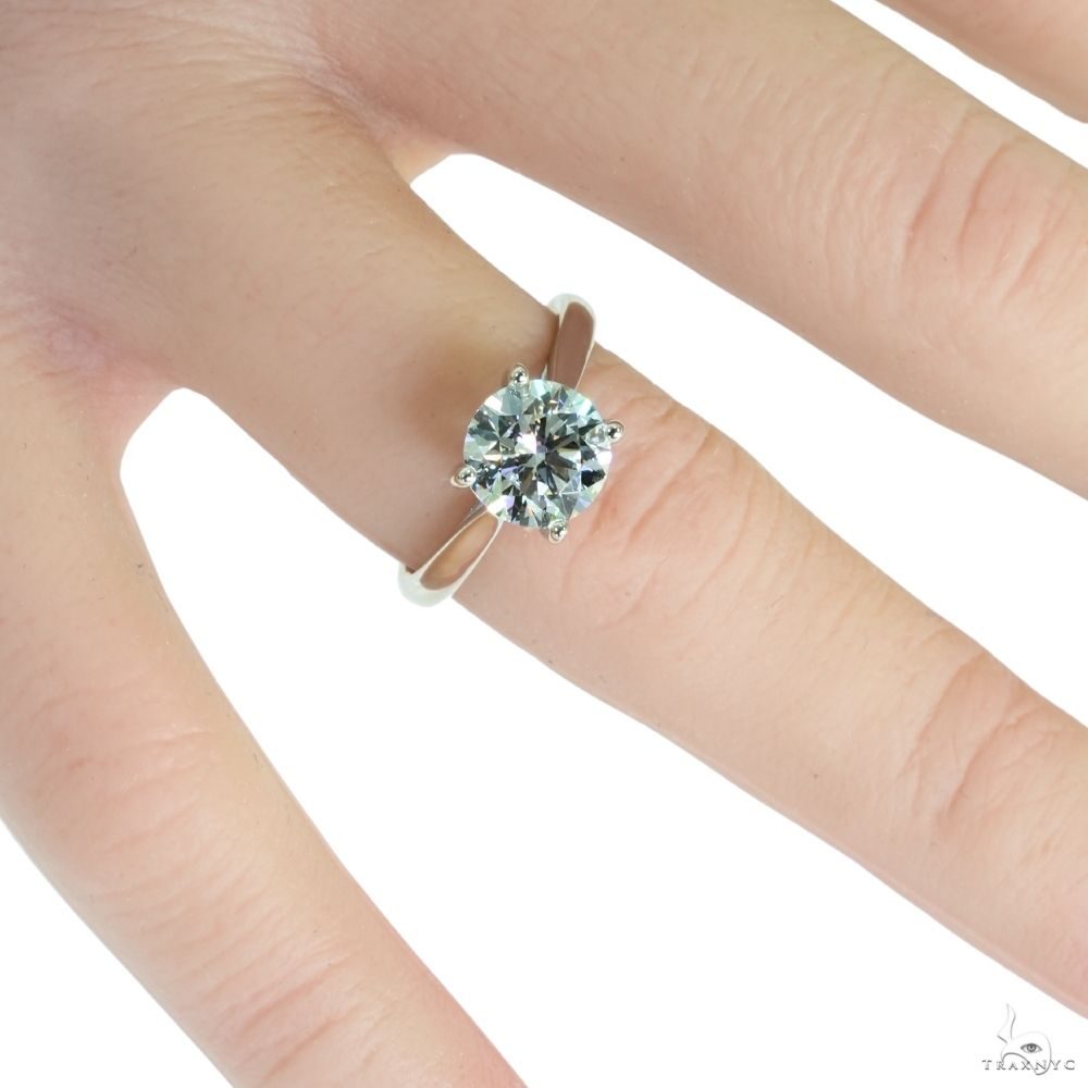 Solitaire Round Brilliant Diamond Engagement Ring 70118