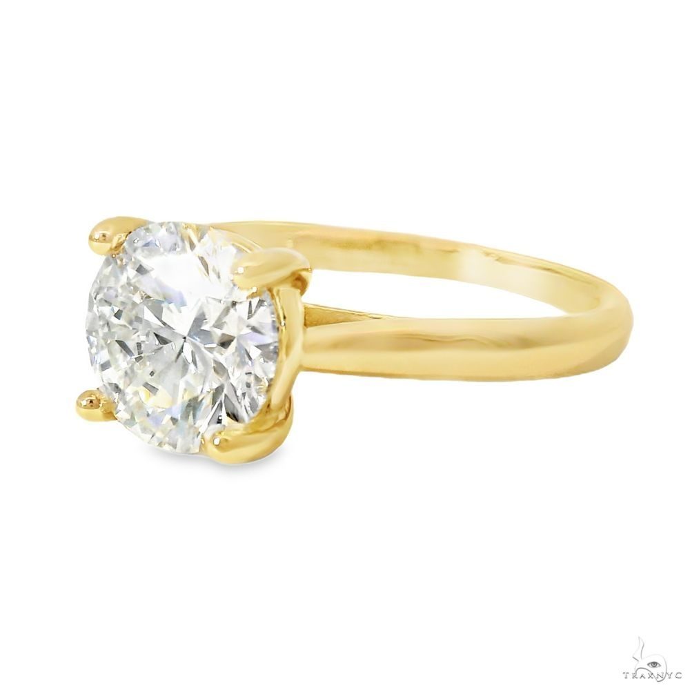 Solitaire Round Brilliant Diamond Engagement Ring 70118
