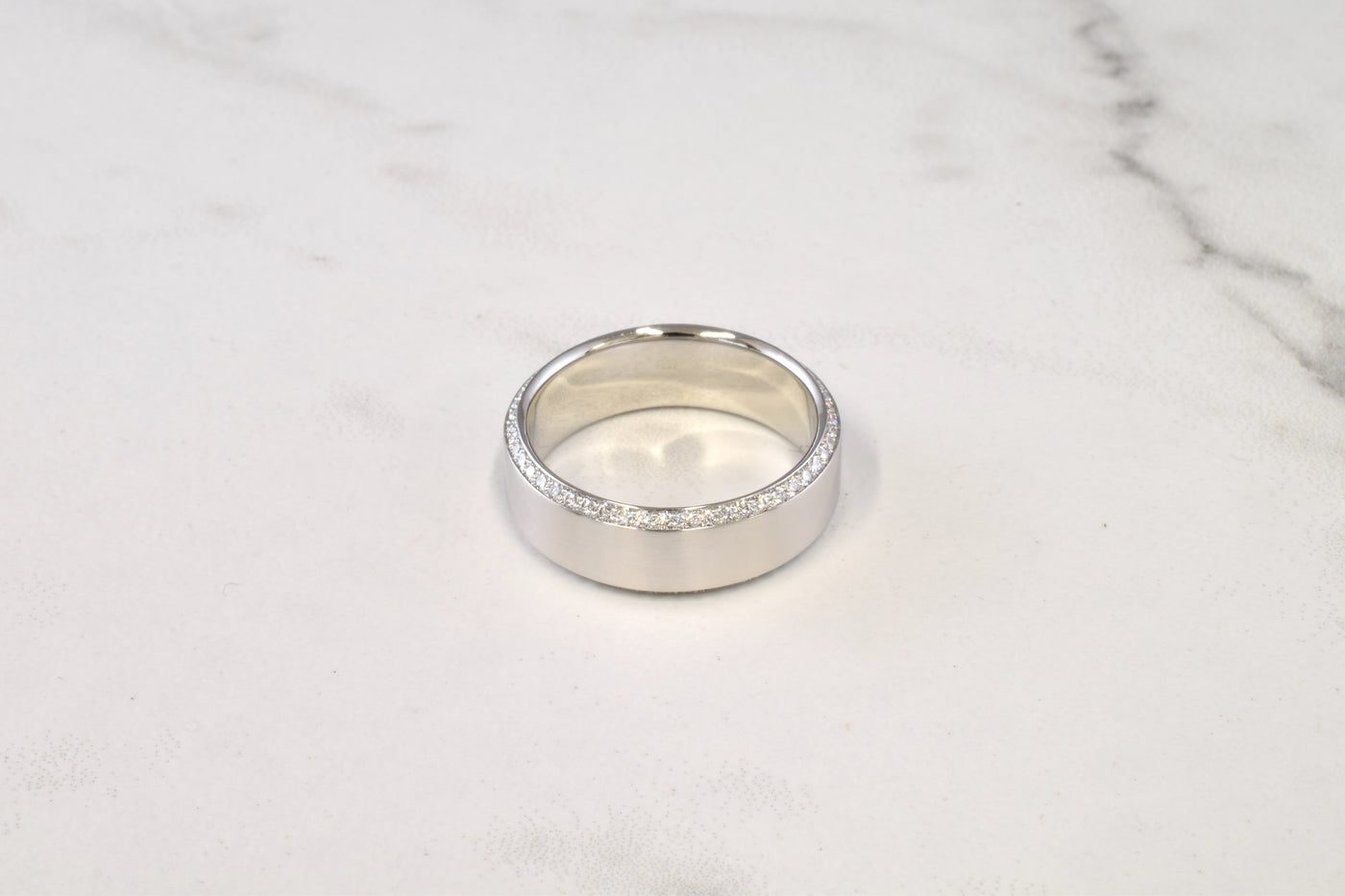Smooth LUX Diamond Ring 8mm