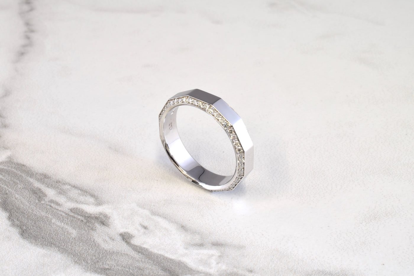 LUX Diamond ring